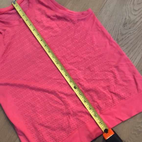 Lululemon seamless tank top - Picture 5 of 6